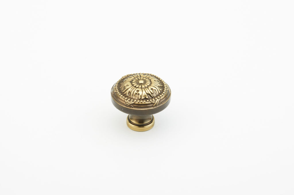 Schaub 751 - Antique Light Polish