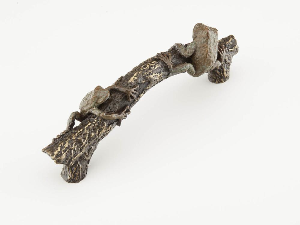 Schaub 895-PBZ-HBZ 5-1/2" Center to Center Nature Frog on Log Cabinet Pull Pompeian Bronze with Highlighted Bronze Finish Main image